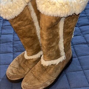 UGG Australia Tall Sundance II Sheepskin Tan Women's Boots - Size 7W